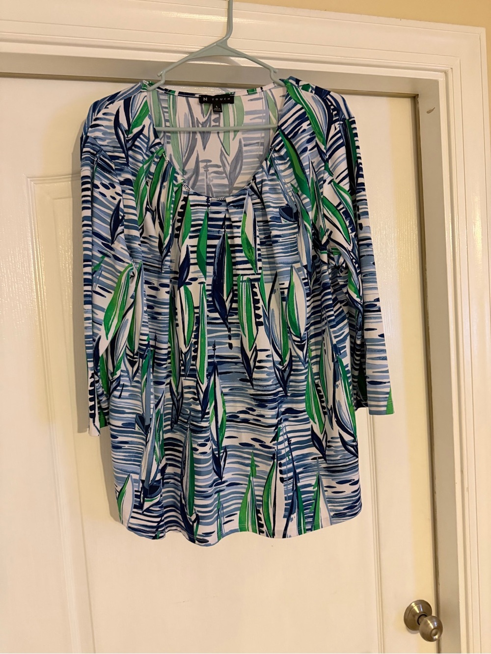N Touch Women’s Blue & Green Patterned Scoop Neck Tunic Top L